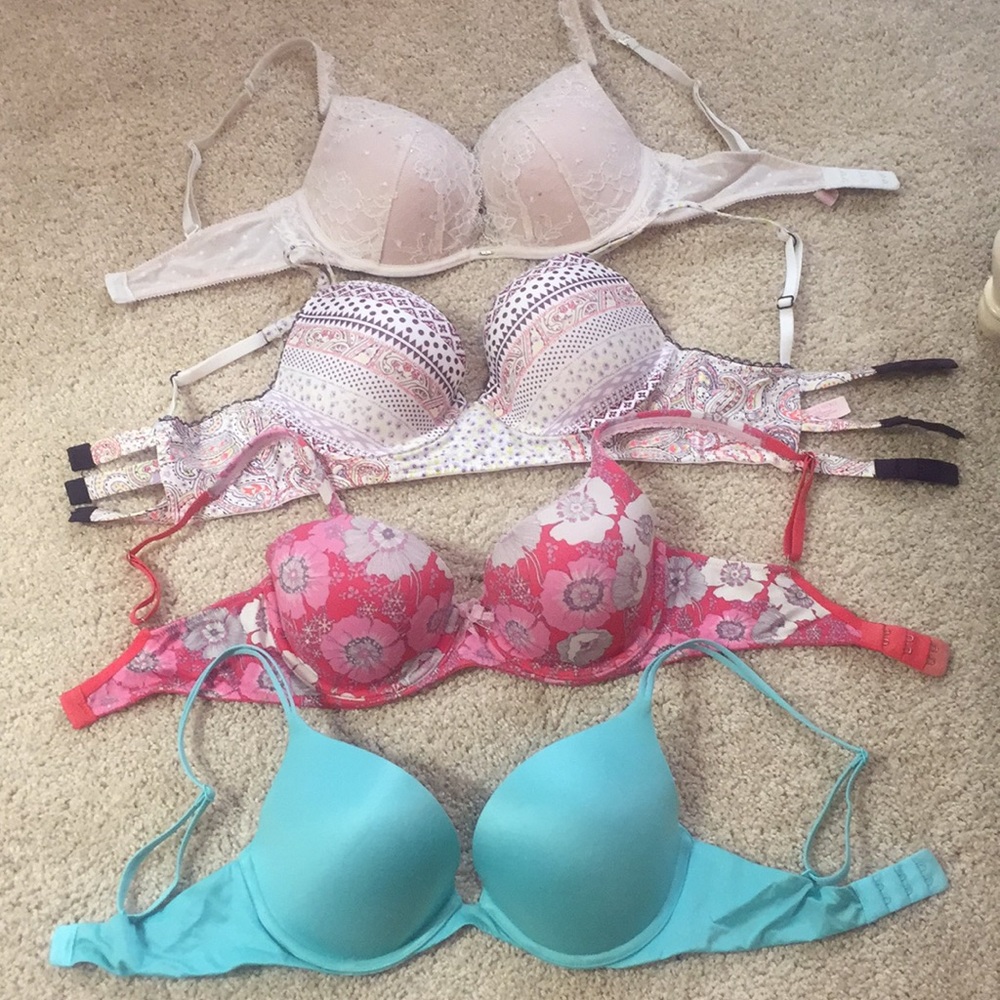 32D bra bundle